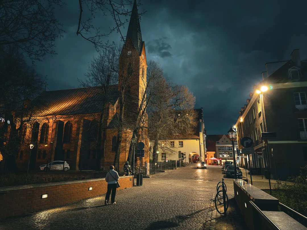 Stare miasto. Photograph by Marian Kozaczewski.