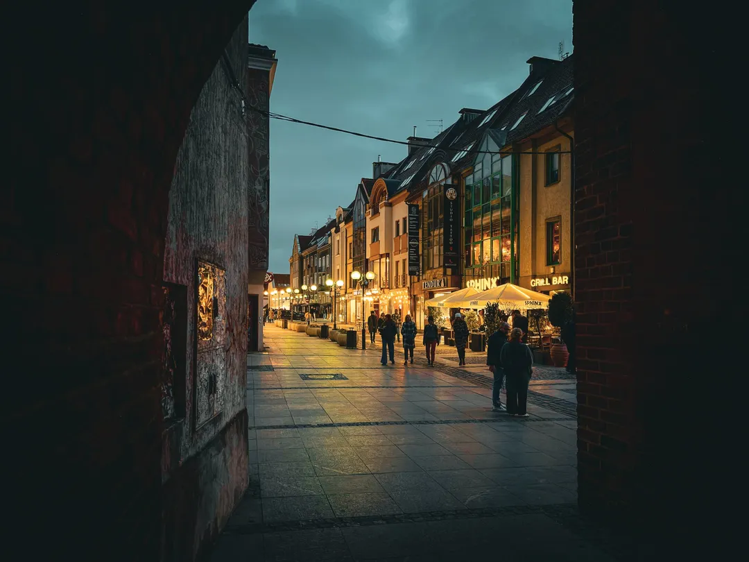 Stare miasto. Photograph by Marian Kozaczewski.